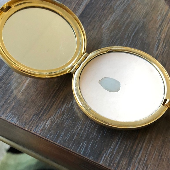 Est’ee lauder powder compact - Picture 4 of 9